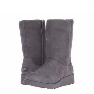 UGG Amie classic slim boots